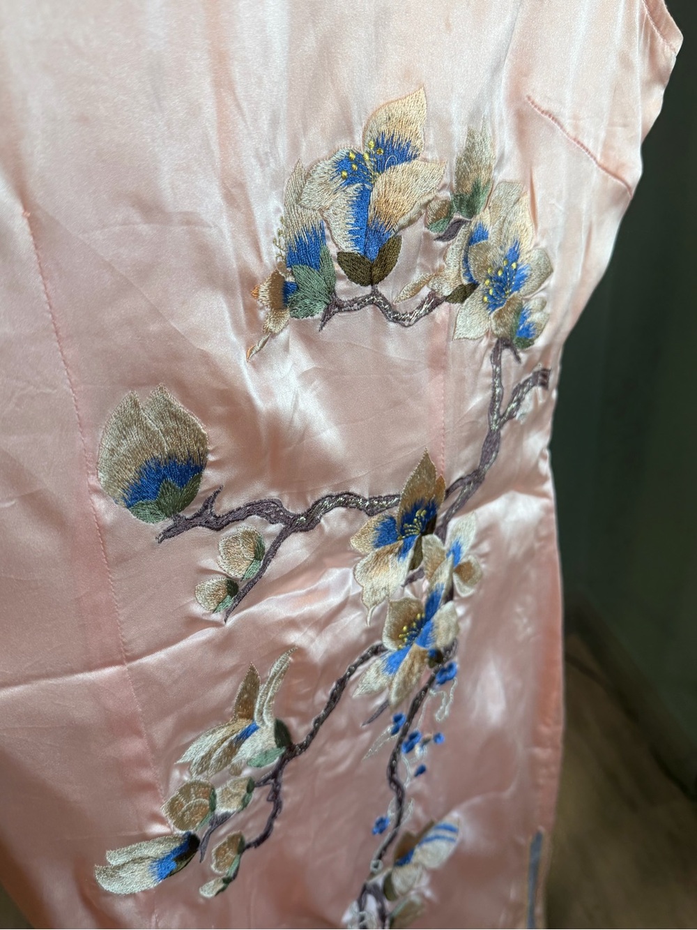 Vintage 70%silk Embroidered Pink Cheongsam / Qipao Dress  XS - Picture 4 of 7